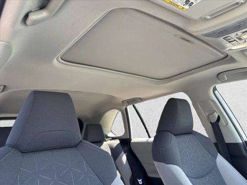Certified 2020 Toyota RAV4 XLE w/ Convenience Package FWD image 22