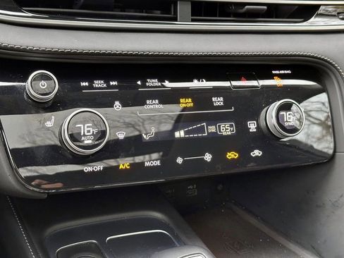 Used 2024 INFINITI QX60 Pure image 32