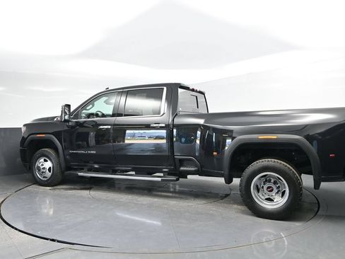 Used 2022 GMC Sierra 3500 Denali w/ Denali Ultimate Package AWD/4WD image 5