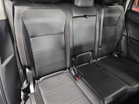 Used 2020 Volkswagen Tiguan SEL AWD/4WD image 28