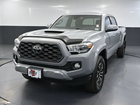 Used 2020 Toyota Tacoma TRD Sport AWD/4WD image 10