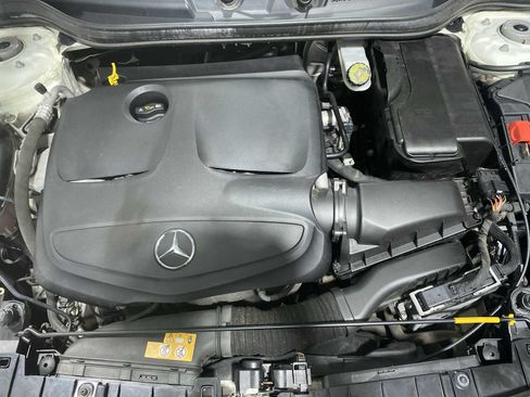 Used 2017 Mercedes-Benz GLA 250 4MATIC image 9