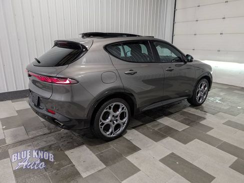 Used 2024 Alfa Romeo Tonale Veloce AWD/4WD image 4