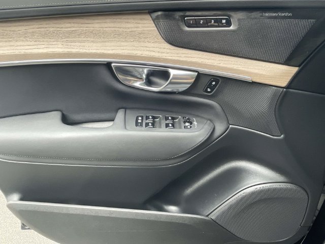 Certified 2025 Volvo XC90 B5 Plus AWD/4WD image 24