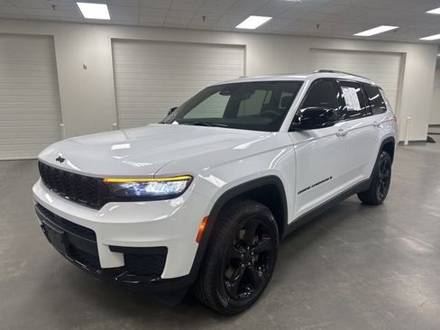 Used 2023 Jeep Grand Cherokee L Laredo AWD/4WD image 3