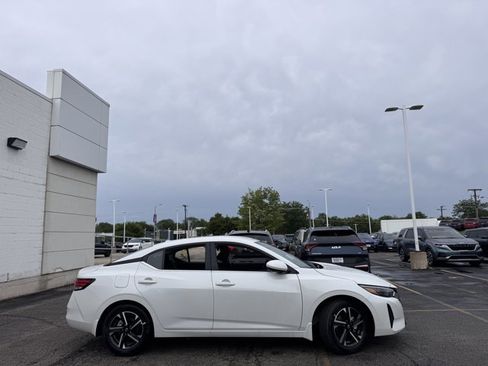 New 2025 Nissan Sentra SV w/ Trunk Package image 9