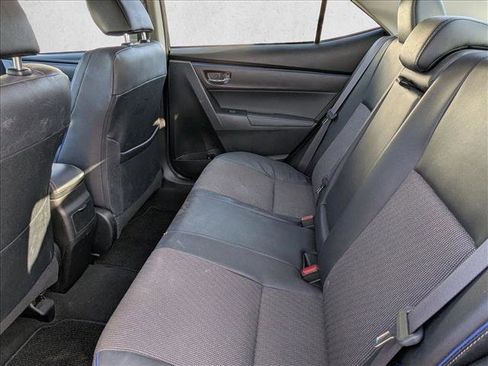 Used 2017 Toyota Corolla SE image 18