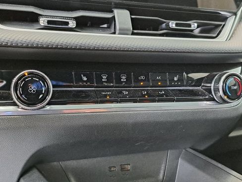 Used 2025 Chevrolet Equinox LT FWD image 17