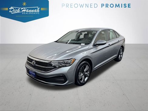 Used 2024 Volkswagen Jetta SE FWD image 1