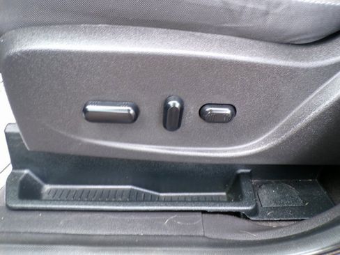 Used 2019 Ford Escape SE image 14