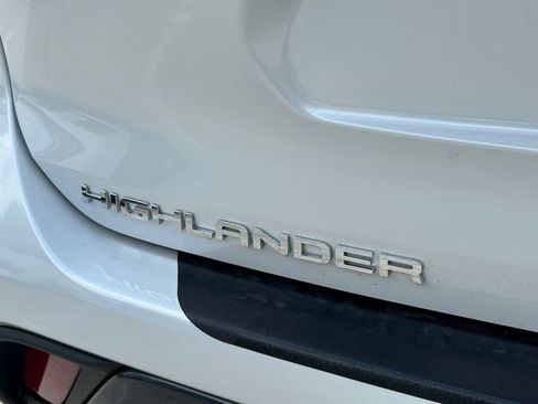 Used 2026 Toyota Highlander Limited AWD/4WD image 13