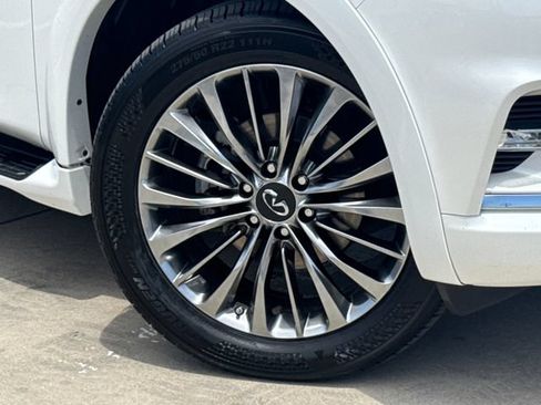 Used 2018 INFINITI QX80 2WD w/ Deluxe Technology Package image 2