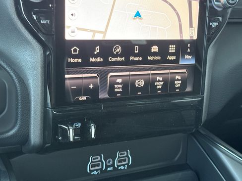 New 2026 RAM 3500 Laramie AWD/4WD image 19