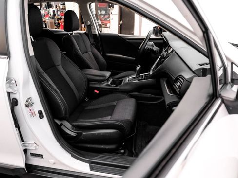 Used 2020 Subaru Outback Premium image 29