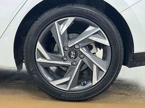 Certified 2025 Hyundai Elantra Sport FWD image 11