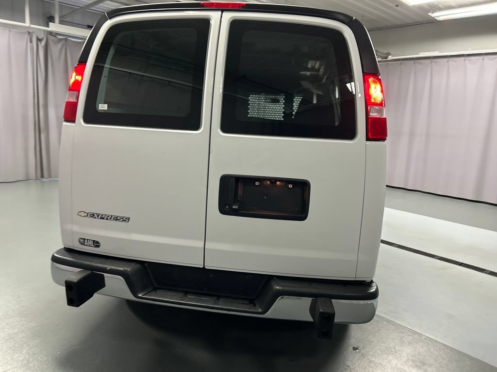 Used 2025 Chevrolet Express 2500 w/ Driver Convenience Package RWD image 6