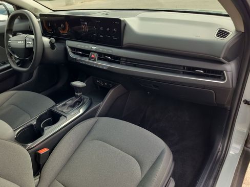 Used 2025 Kia K4 LXS FWD image 30