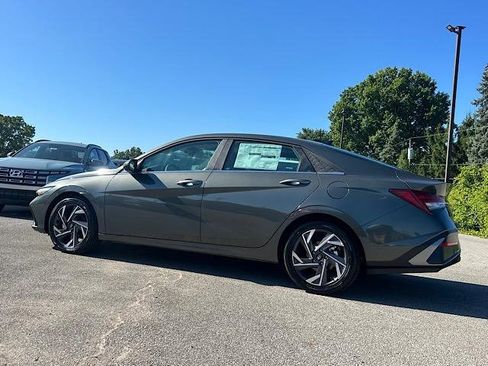 New 2025 Hyundai Elantra Limited image 3