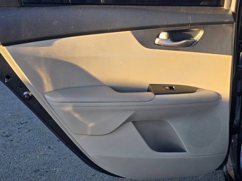 Used 2019 Kia Forte LXS FWD image 19