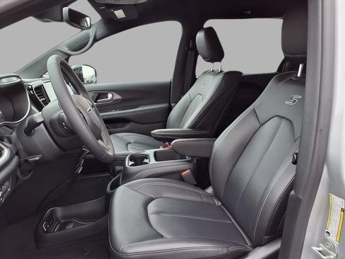 New 2026 Chrysler Pacifica Select image 20