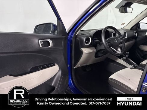 Used 2022 Hyundai Venue SEL w/ Cargo Package image 10