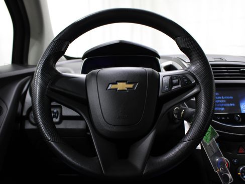 Used 2015 Chevrolet Trax LS FWD image 9