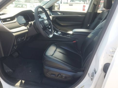 Used 2023 Jeep Grand Cherokee Limited AWD/4WD image 14