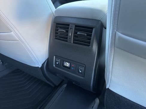 New 2025 Mitsubishi Outlander SEL image 32