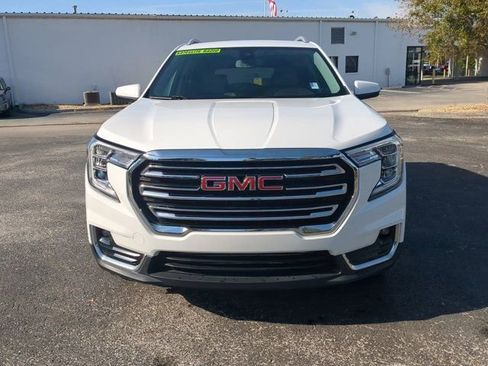 Used 2024 GMC Terrain SLT image 9
