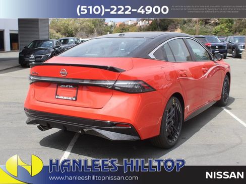 New 2027 Nissan Sentra SR w/ SR Premium Package FWD image 7