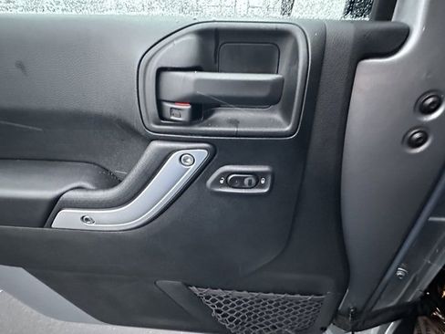 Used 2017 Jeep Wrangler Sahara w/ Dual Top Group image 17