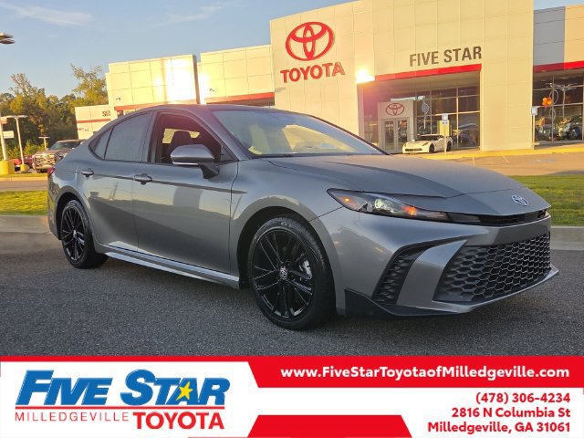 Used 2025 Toyota Camry SE w/ Convenience Package FWD image 1