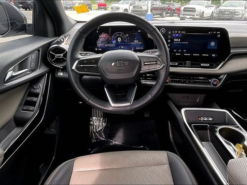 Used 2025 Chevrolet Equinox LT w/ Convenience Package II FWD image 6