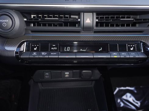 Certified 2025 Toyota Prius XLE image 15