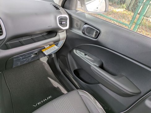 New 2026 Hyundai Venue SEL FWD image 15