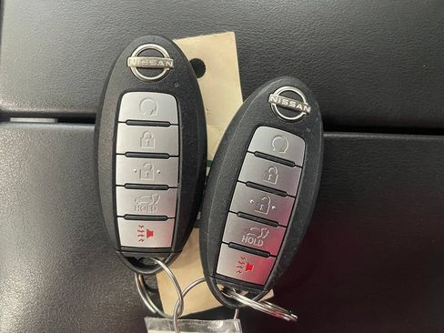 Certified 2022 Nissan Rogue SV w/ SV Premium Package FWD image 18