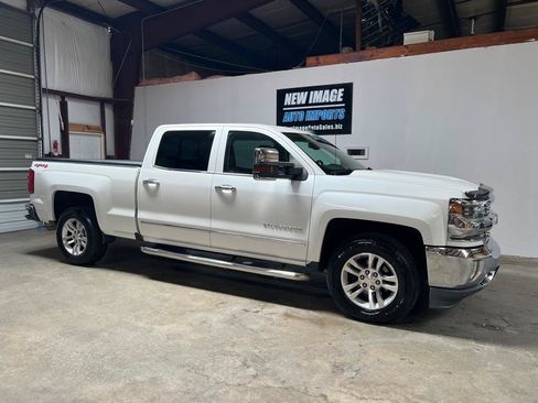 Used 2017 Chevrolet Silverado 1500 LTZ w/ LTZ Plus Package AWD/4WD image 2