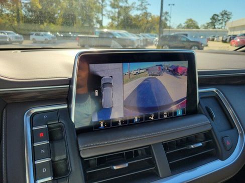 Used 2021 Chevrolet Suburban LT w/ LT Signature Package image 24