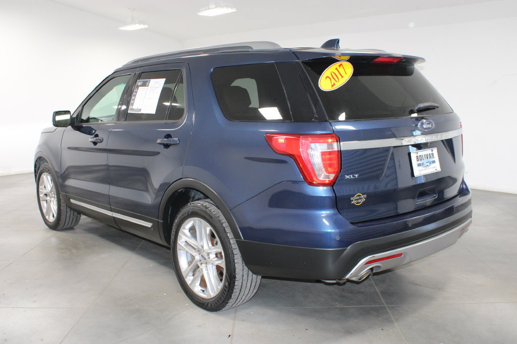 Used 2017 Ford Explorer XLT w/ Equipment Group 202A FWD image 7