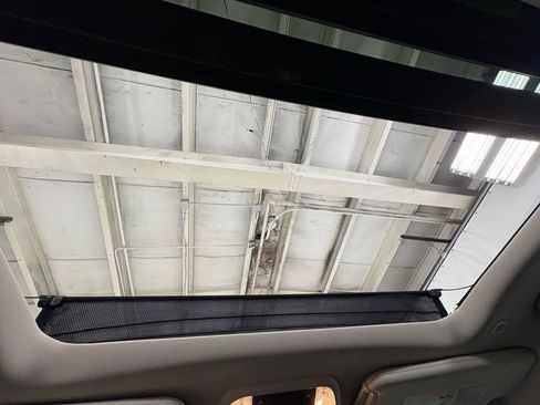 Used 2023 Chrysler 300 Touring L w/ Popular Equipment Group image 21