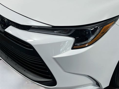 Used 2026 Toyota Corolla LE FWD image 12