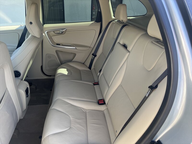 Used 2013 Volvo XC60 3.2 FWD image 21