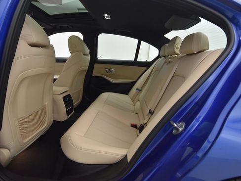 Used 2022 BMW 330i xDrive Sedan w/ M Sport Package AWD/4WD image 27