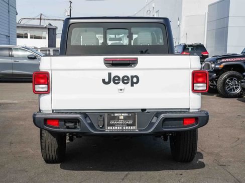 New 2026 Jeep Gladiator Sport image 5