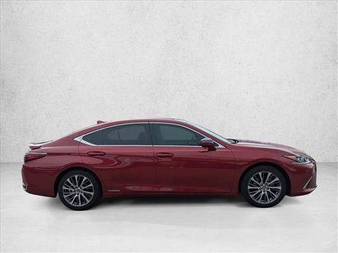 Used 2019 Lexus ES 300h w/ Premium Package image 4