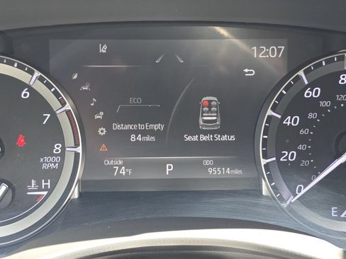 Used 2022 Toyota Highlander XLE AWD/4WD image 22