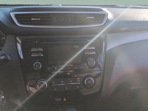 Used 2016 Nissan Rogue S image 13