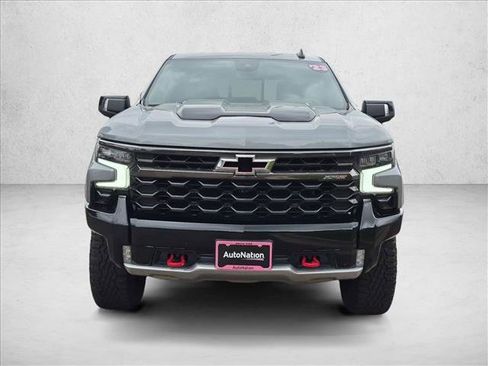 Used 2023 Chevrolet Silverado 1500 ZR2 w/ Technology Package AWD/4WD image 2
