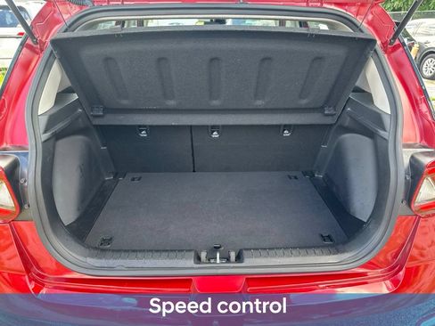 Used 2025 Hyundai Venue SEL FWD image 21