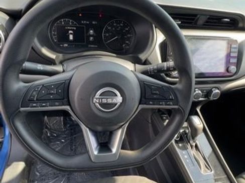 Used 2024 Nissan Kicks SV image 11